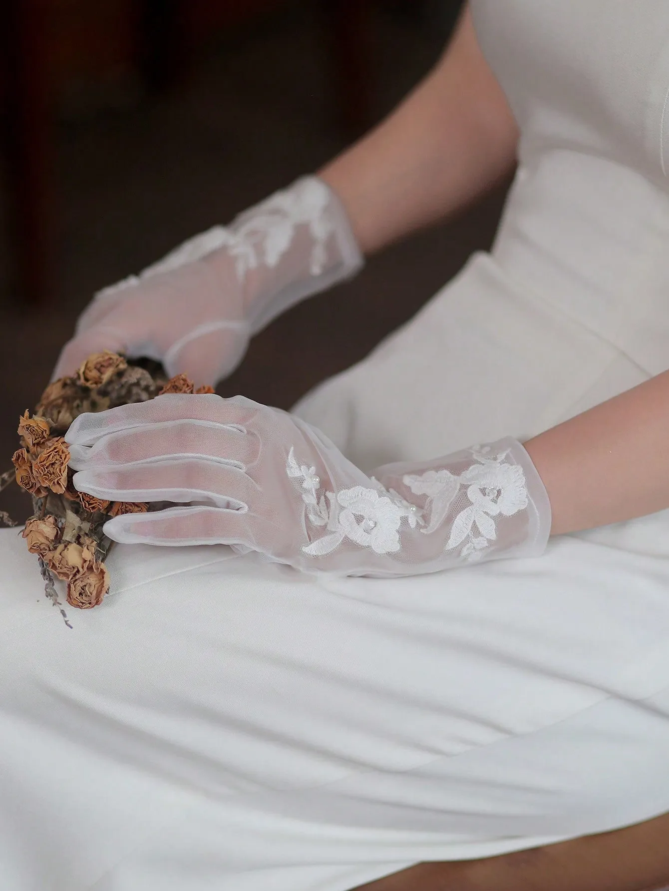 1pair Faux Pearl Decor Bridal Wedding Party Gloves With Veils, Embroidered Lace Flower Applique