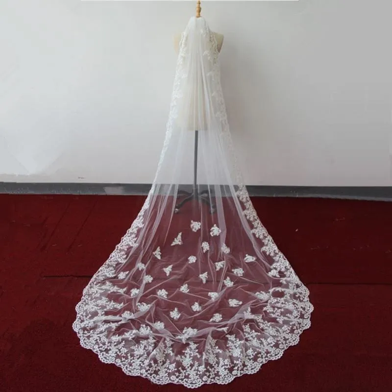 Lace Edge Ivory Appliques One Layer Wedding Veils | Bridelily