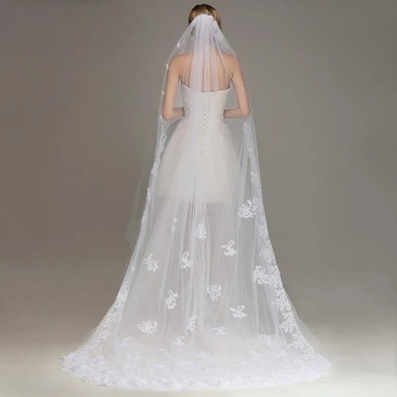 Lace Edge Ivory Appliques One Layer Wedding Veils | Bridelily